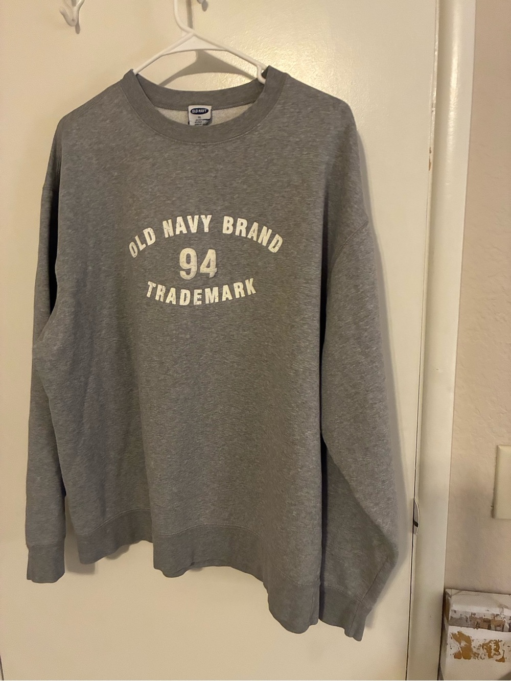 Old Navy Gray Crewneck Sweatshirt with '94 Trademark Graphic SZ XL